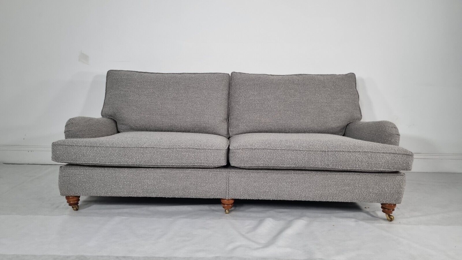 Impeccable Duresta Lansdowne Grande sofa in sumptuous grey chenille fabric - Image 2