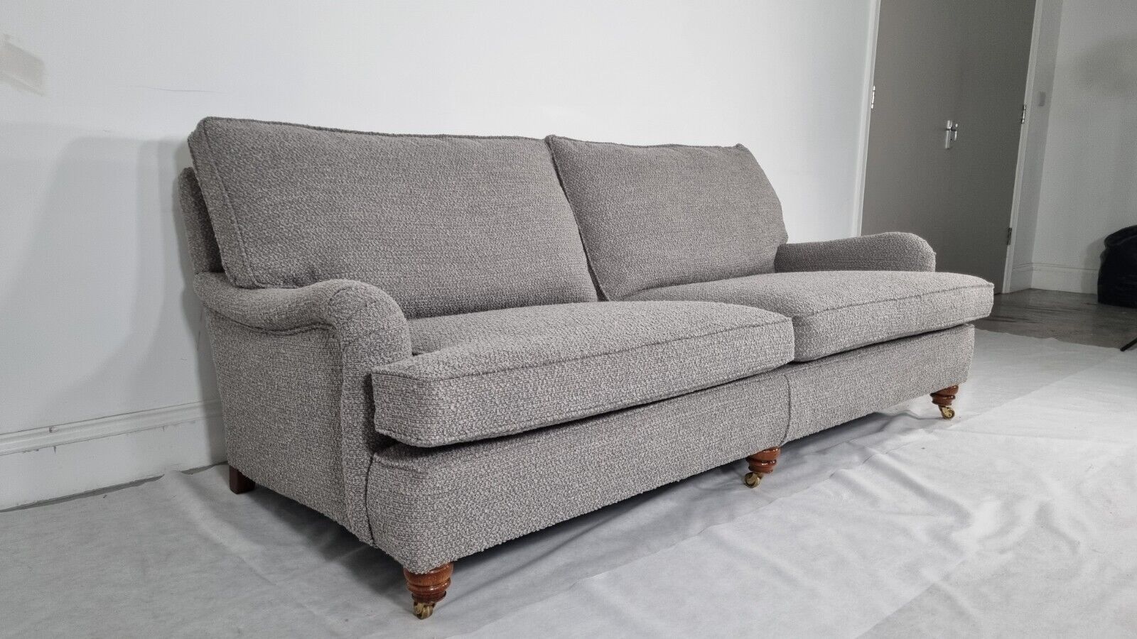 Impeccable Duresta Lansdowne Grande sofa in sumptuous grey chenille fabric - Image 6