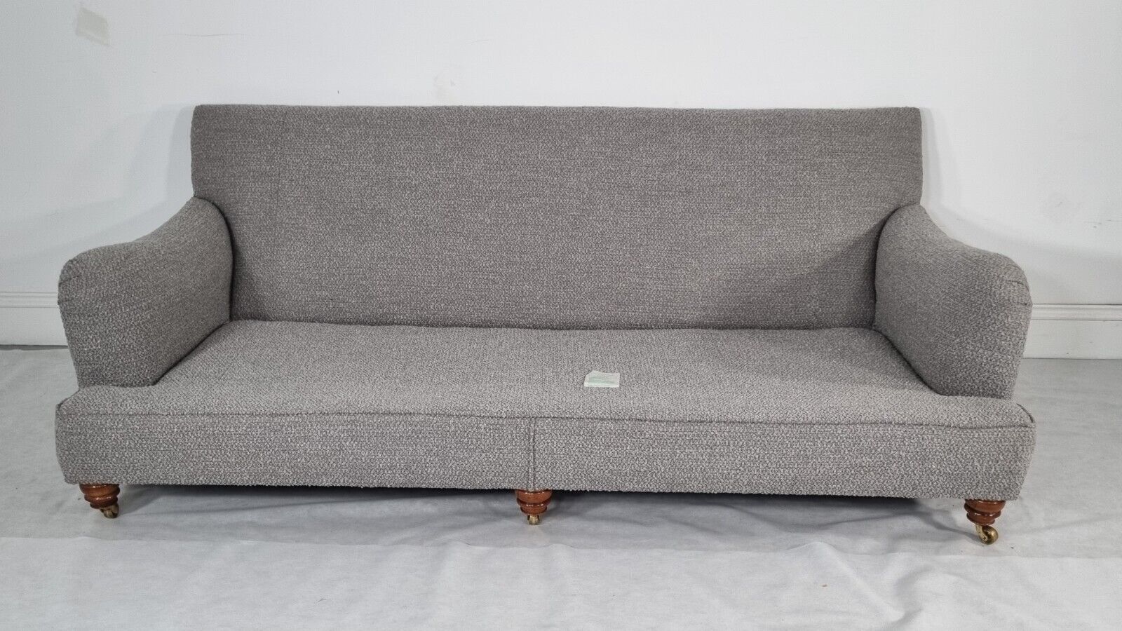 Impeccable Duresta Lansdowne Grande sofa in sumptuous grey chenille fabric - Image 10