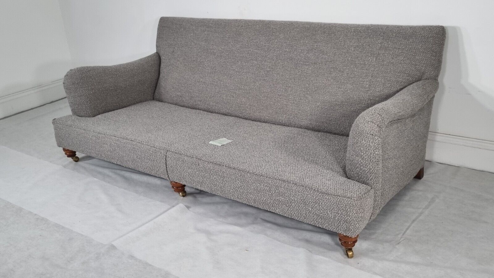 Impeccable Duresta Lansdowne Grande sofa in sumptuous grey chenille fabric - Image 11