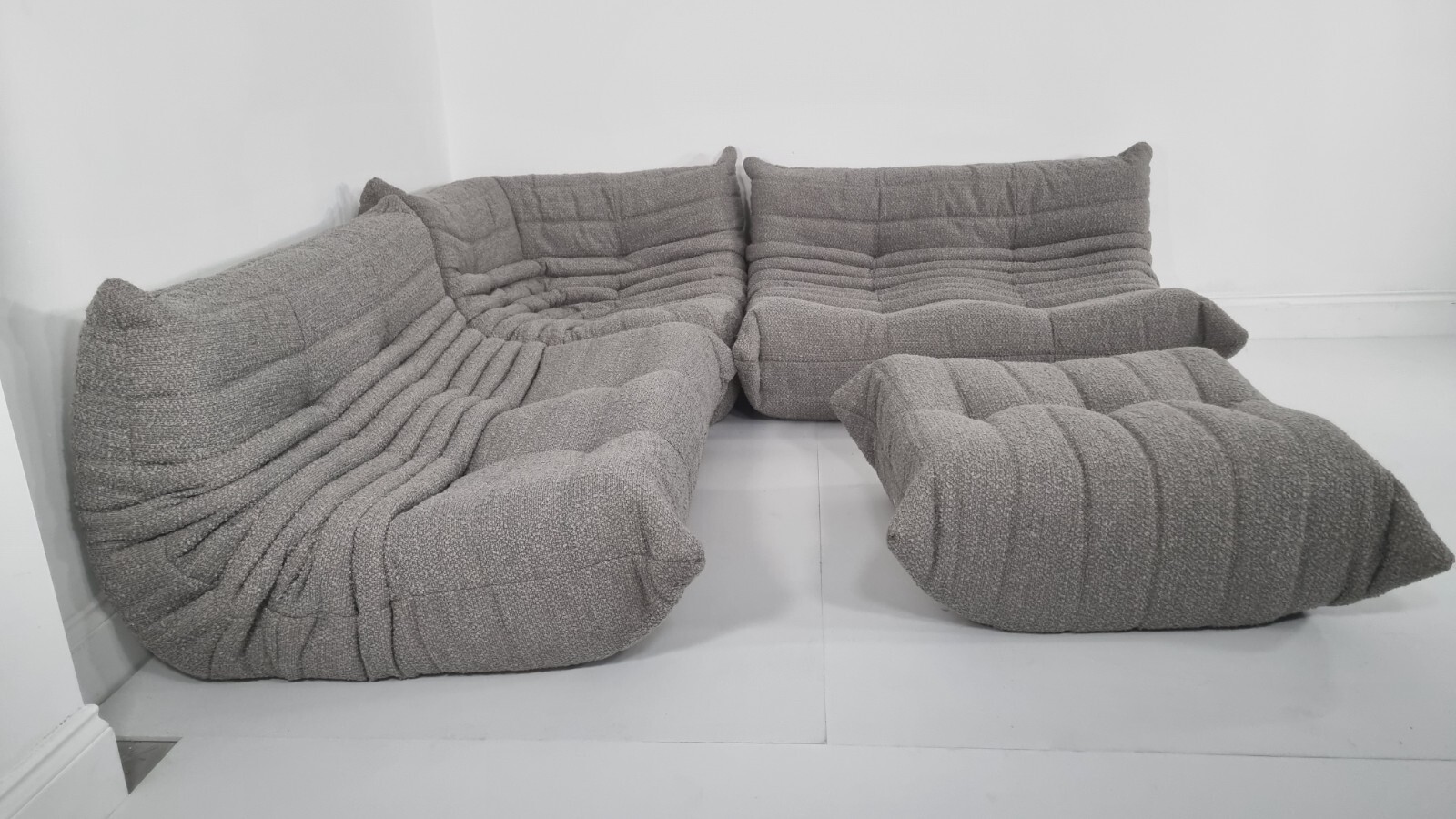 Ligne Roset Togo set of 2x2-seater, corner, foostool in grey boucle - Image 4