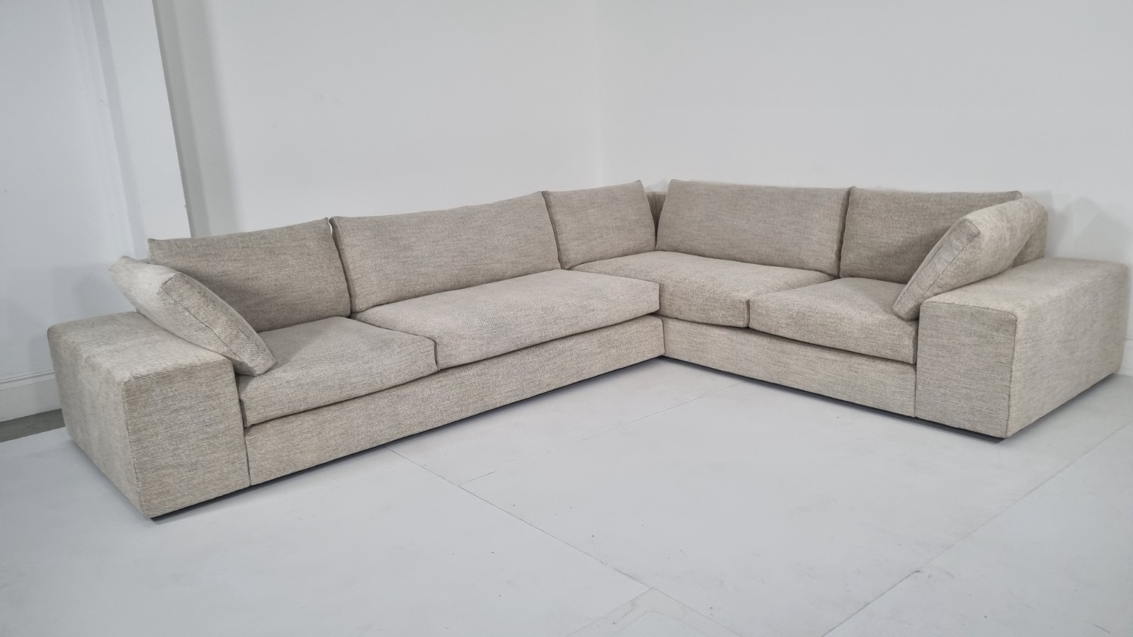 Ligne Roset Exclusif corner sofa in cream and slate grey interwoven fabric | eBay UK - Image 2