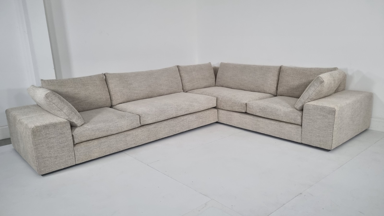 Ligne Roset Exclusif corner sofa in cream and slate grey interwoven fabric | eBay UK - Image 4