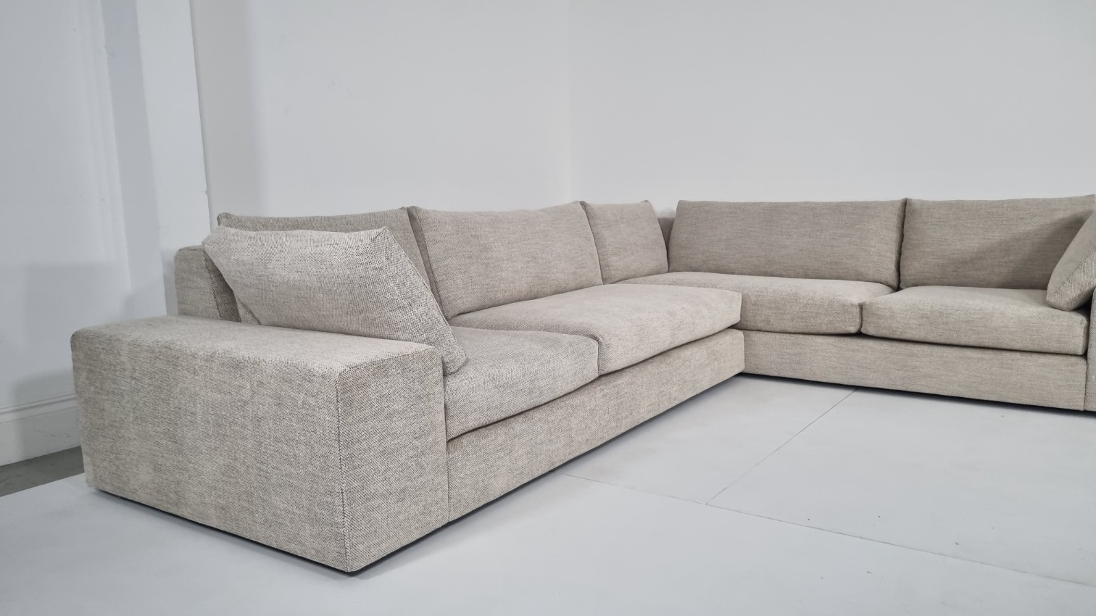 Ligne Roset Exclusif corner sofa in cream and slate grey interwoven fabric | eBay UK - Image 5