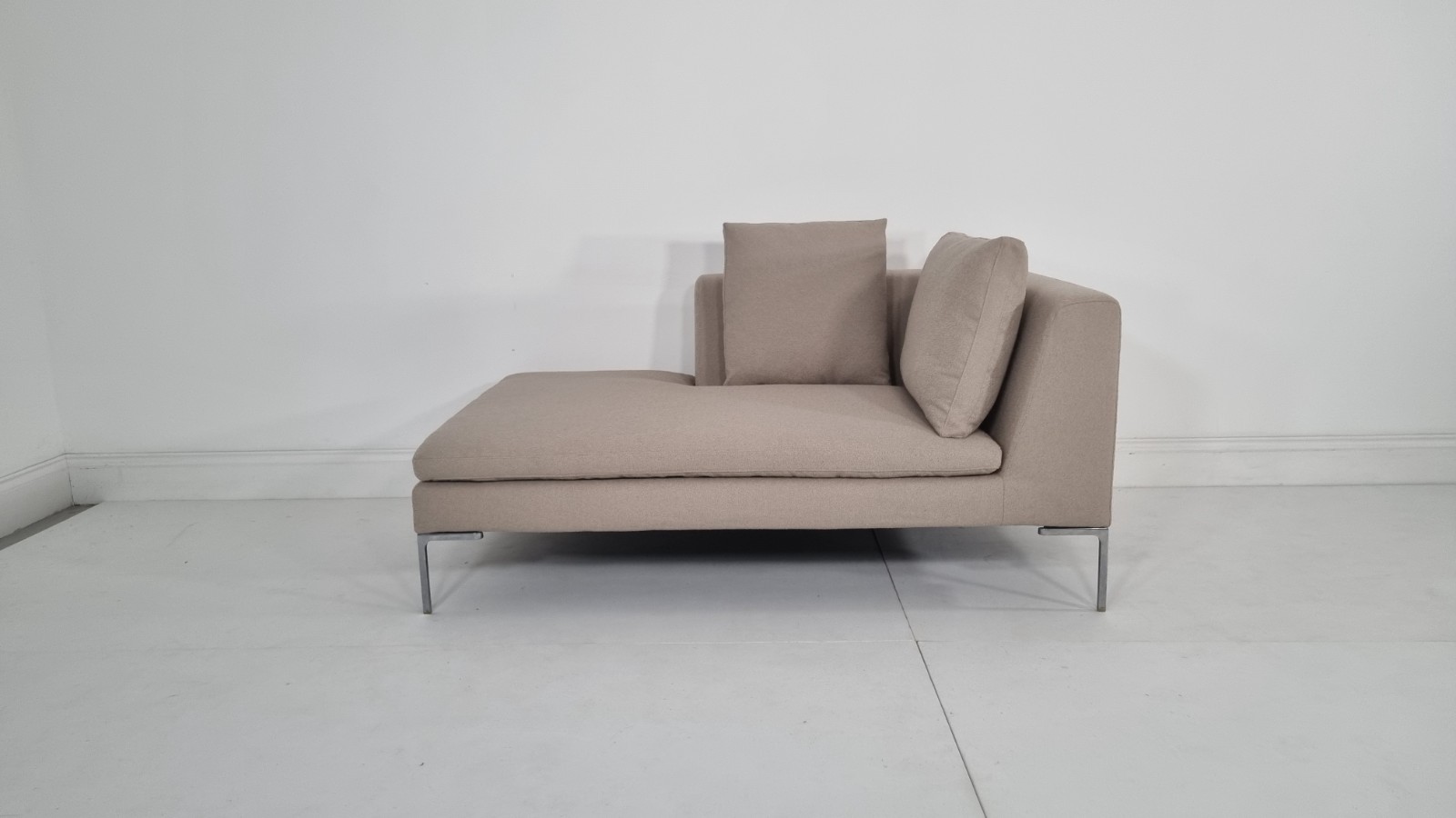 BB Italia Charles chaise in Stone boucle in excellent condition | eBay UK - Image 2